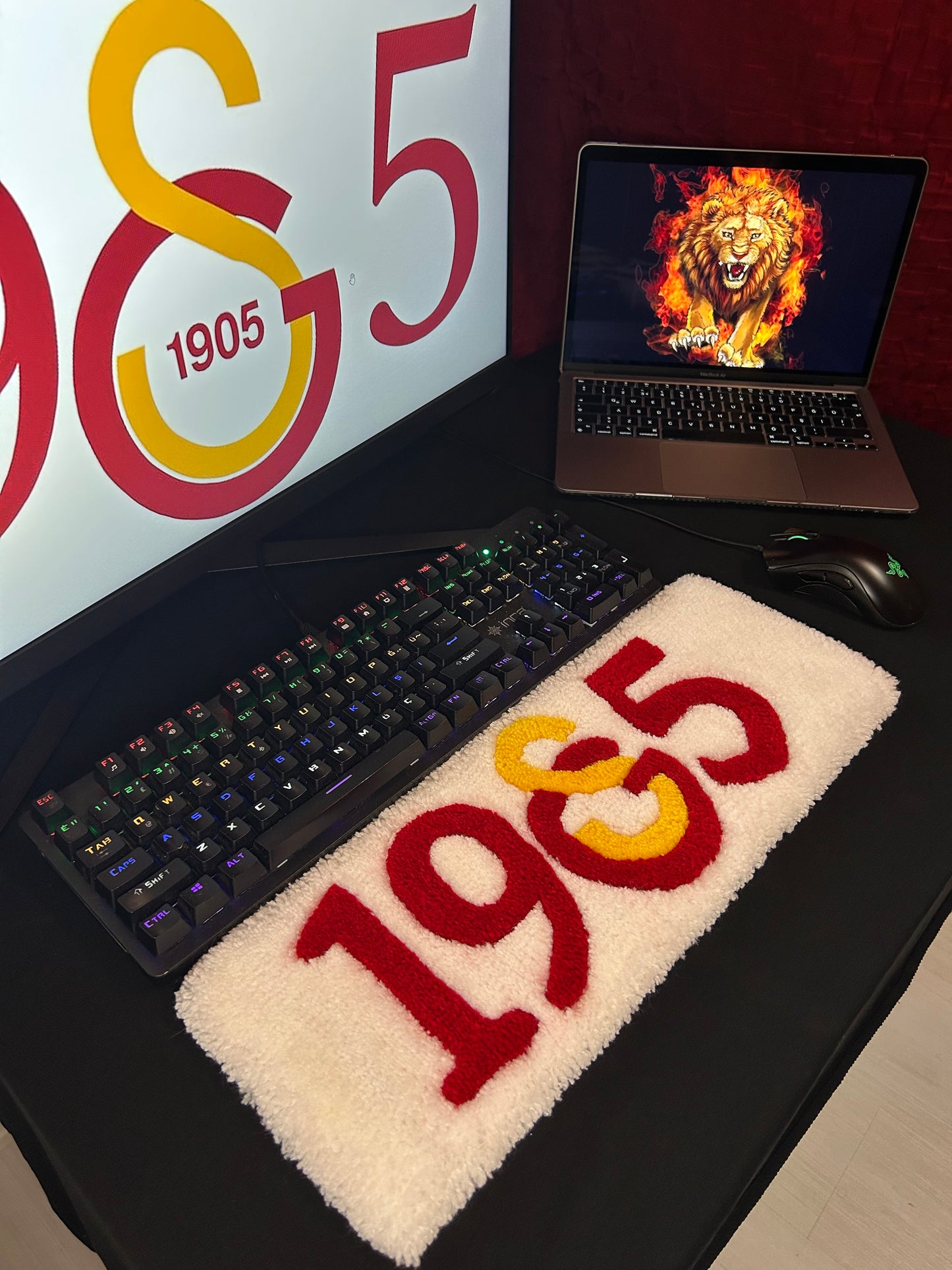 1905 Galatasaray Klavye Halısı