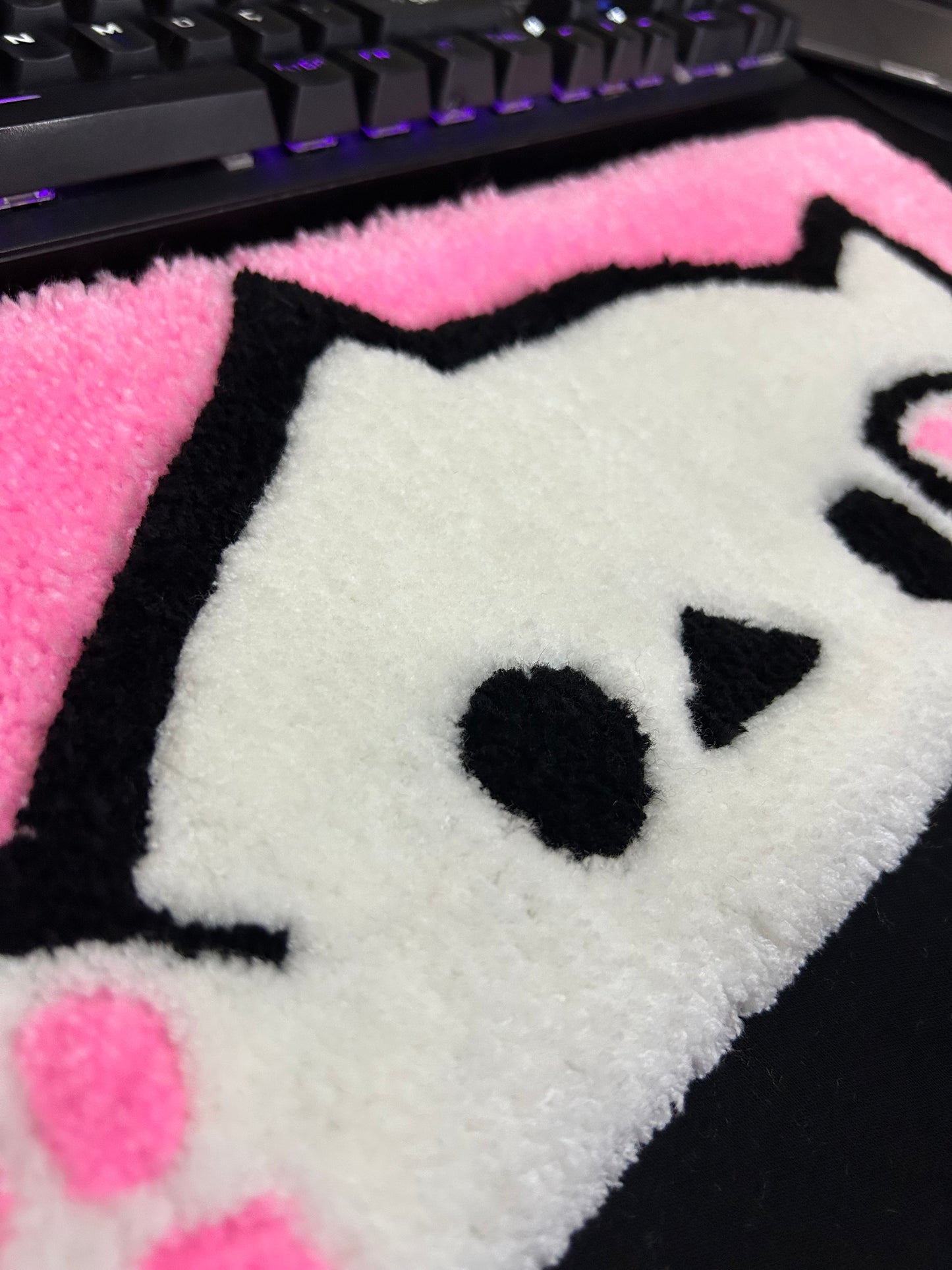 Kedili Klavye Halısı